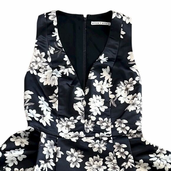 Alice + Olivia Black Floral Fit & Flare Dress Small - Picture 4 of 14